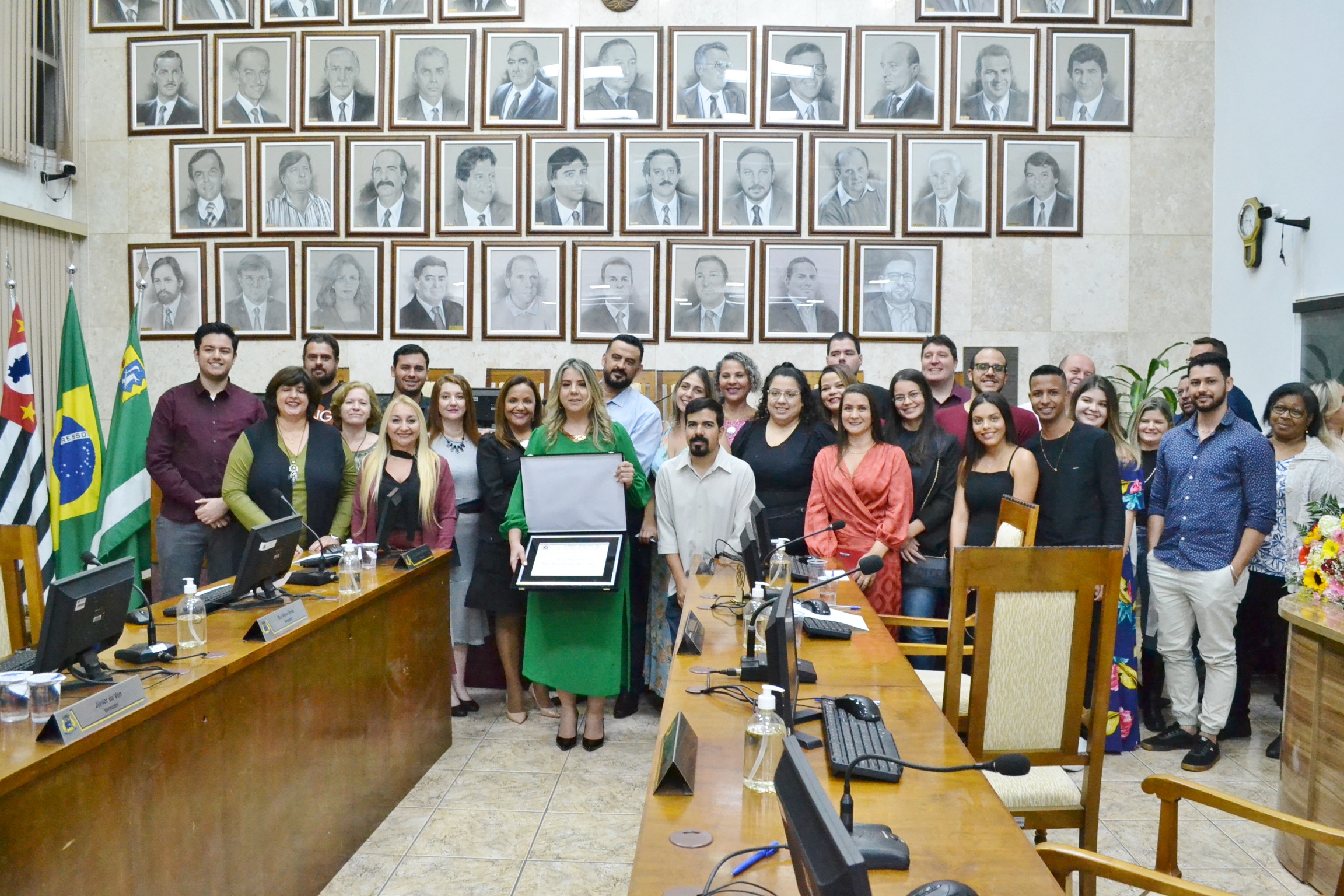 CÂMARA CONCEDE TÍTULO DE CIDADÃ BENEMÉRITA A ELOÍSA MATIELO RIBEIRO