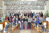 Câmara homenageia 16 professores com a Medalha de Mérito Educacional "Professora Consuelo Aliende" 