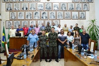 Câmara Municipal entrega diploma de Atirador Destaque do Ano em Sessão Solene