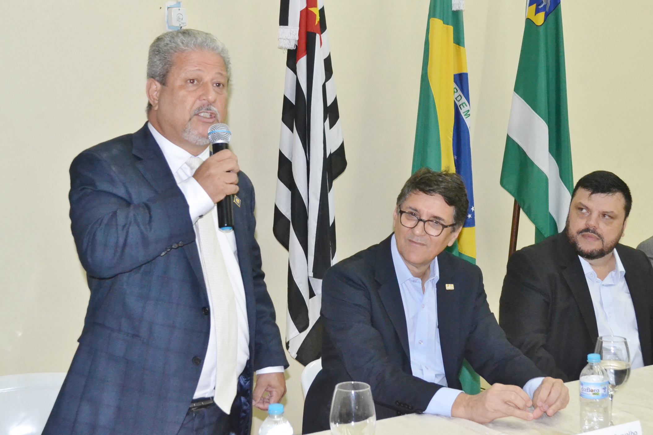 Cerimônia de posse da ACE conta com a participação do presidente da Câmara Municipal