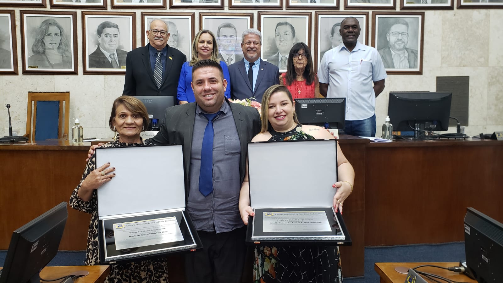 Legislativo outorga o Título de Cidadã Sanjoanense a Gisella Terezinha Tomaz Franco Anacleto e a Maria da Glória Medeiros Silva