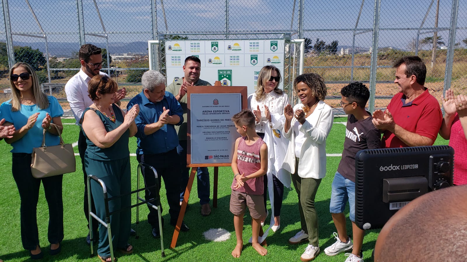 Presidente e vereadores participam da inauguração de arena esportiva no Maestro Mourão