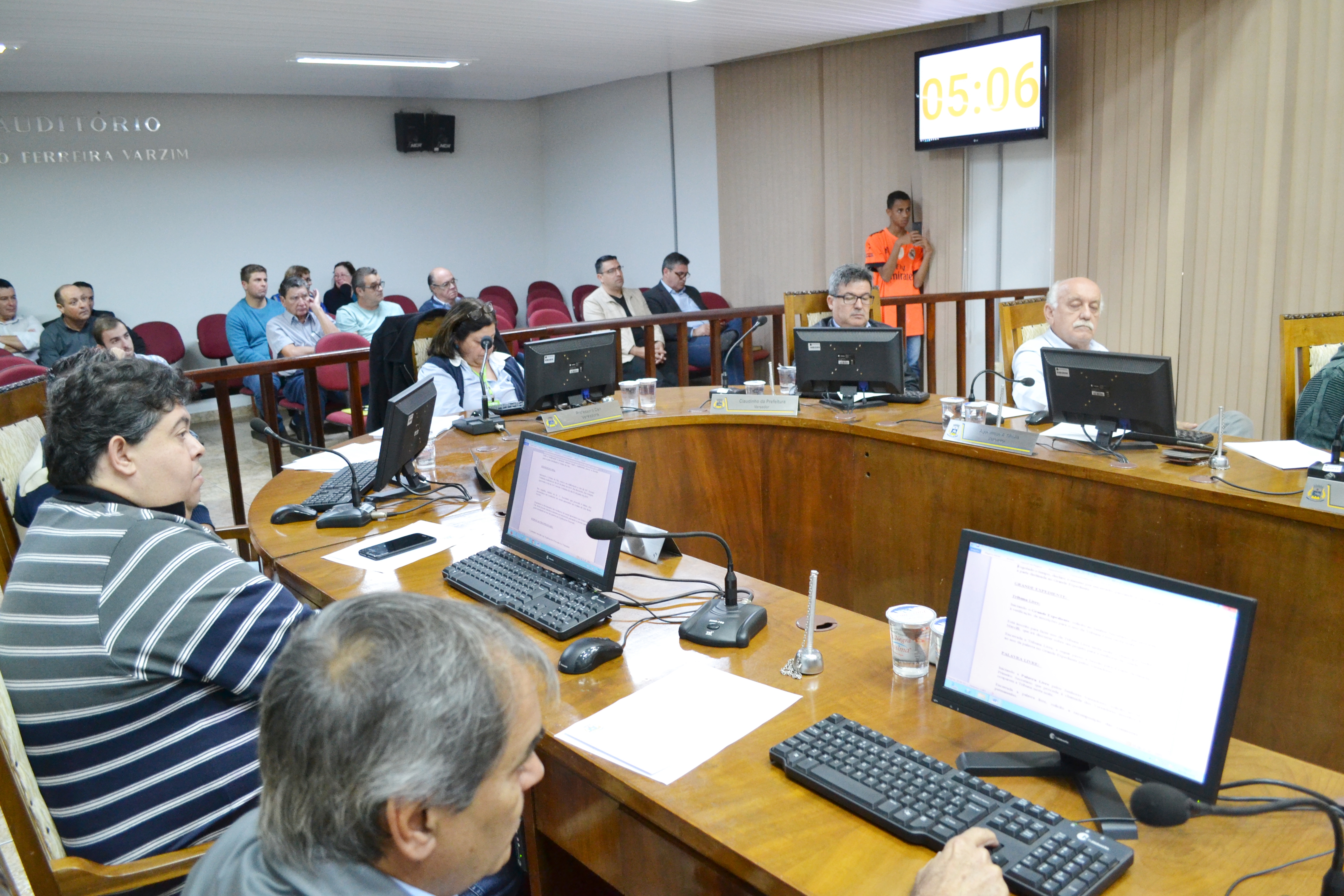 Sessão de 10.06.19 - Confira o resumo das votações e debates entre os vereadores