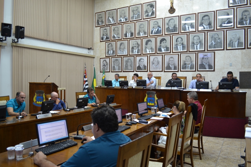 Sessão de 21.10.19 - Confira o resumo das votações e debates entre os vereadores